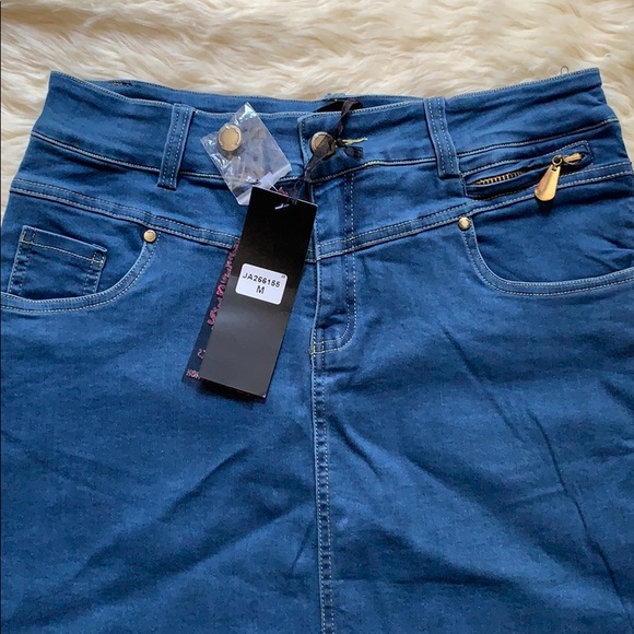 Long jean skirt! - Picture 2 of 3